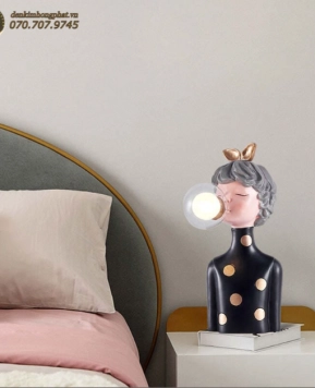 Đèn bàn hình quả cầu pha lê trang nhã để đầu giường